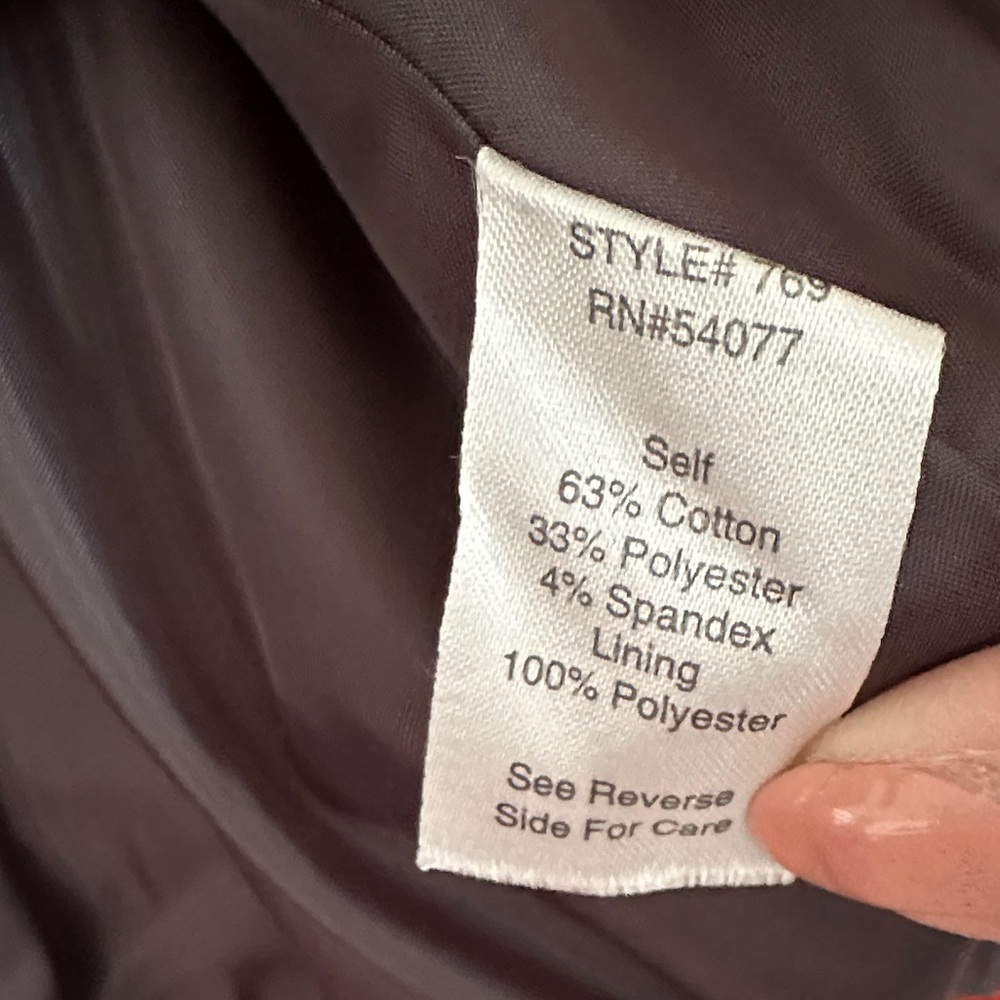 Cabi Women’s Hi-low Blazer with button accent - Picture 7 of 8